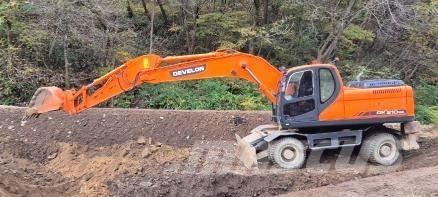 Doosan DX210WA ホイール式油圧ショベル（パワーショベル・ユンボ・バックホー）