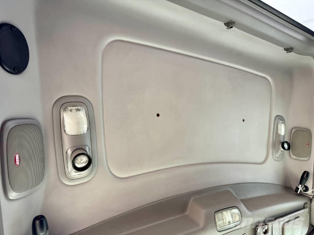 Peterbilt 389 中古トラクターヘッド | トレーラーヘッド