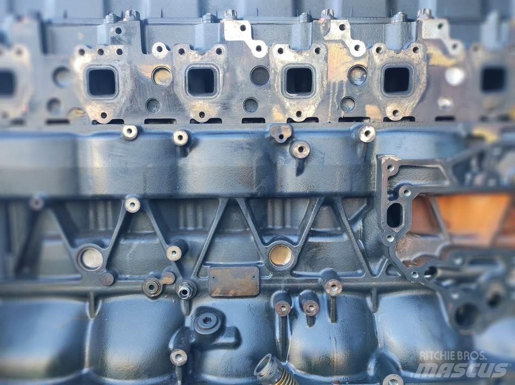 MAN D2066 440 hp エンジン
