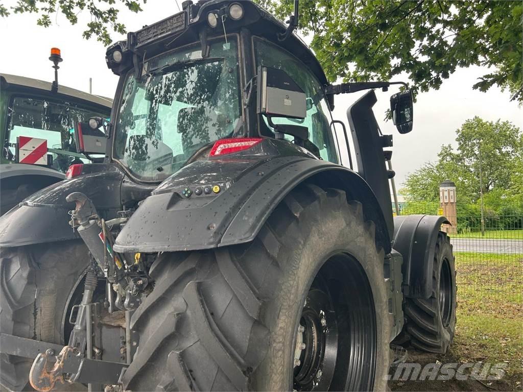 Valtra T 235 D トラクター