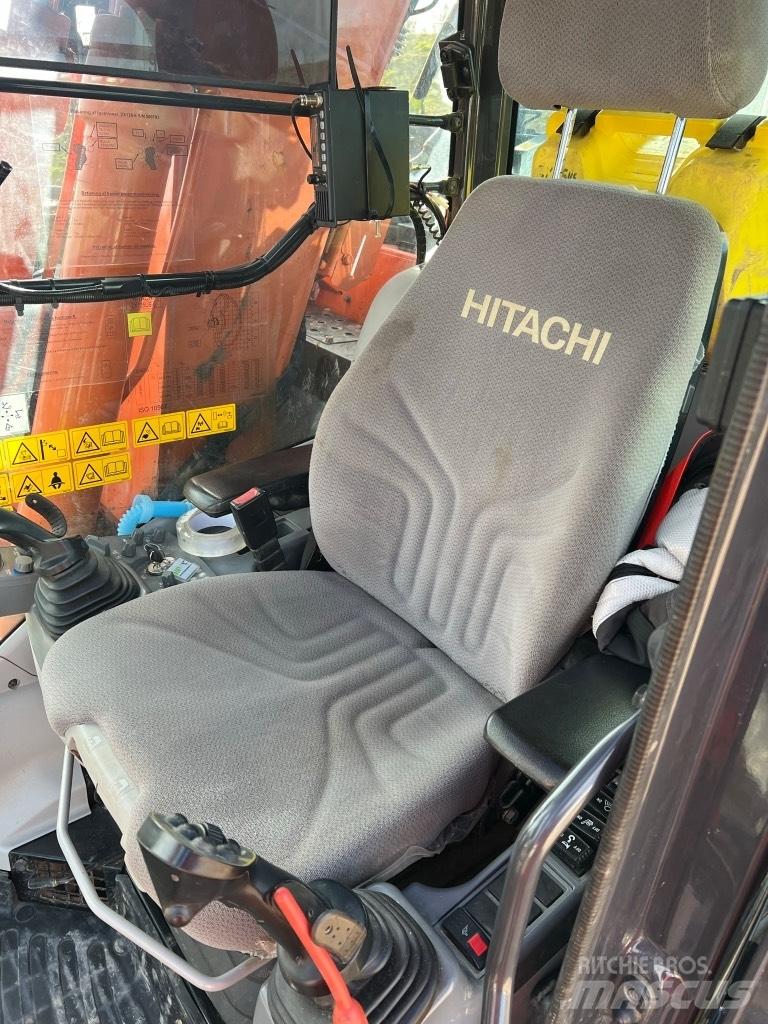 Hitachi ZX 135 US-6 大型油圧ショベル12t以上（パワーショベル・ユンボ）
