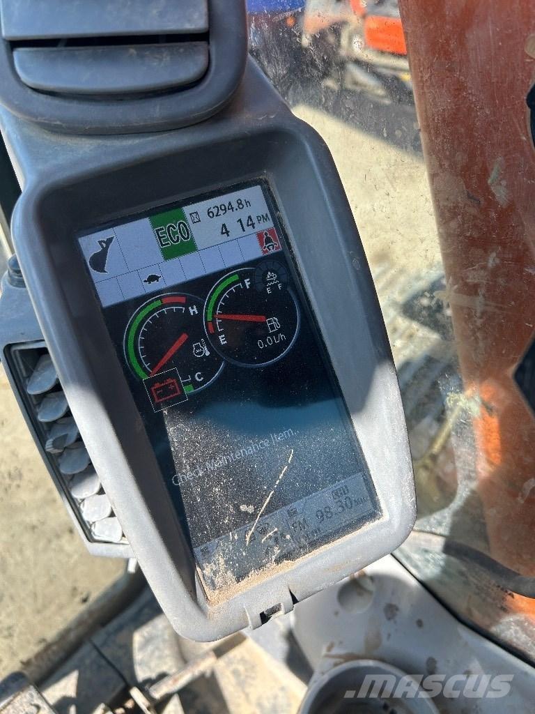 Hitachi ZX 135 US-6 大型油圧ショベル12t以上（パワーショベル・ユンボ）