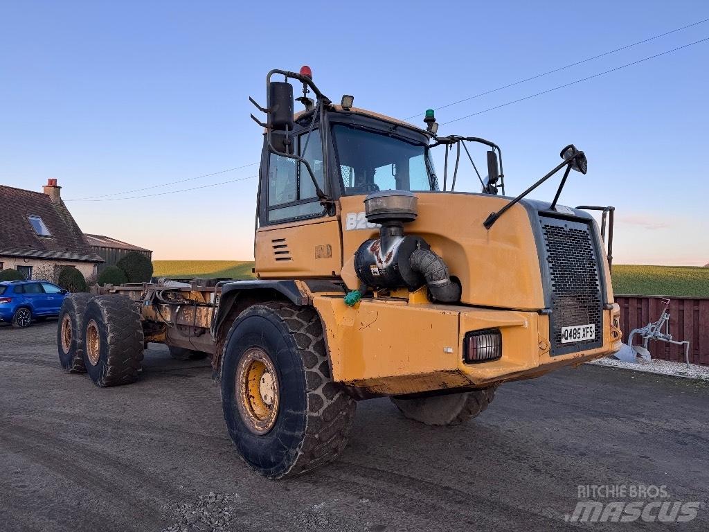 Bell B 25 D アーティキュレート式ダンプトラック