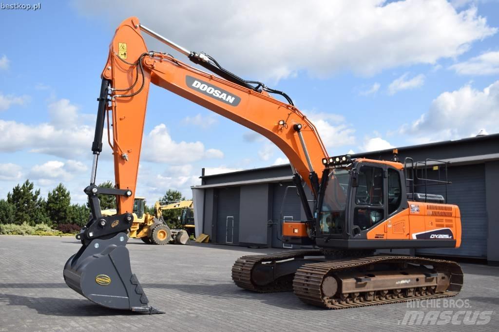 Doosan DX 225 LC-5 大型油圧ショベル12t以上（パワーショベル・ユンボ）