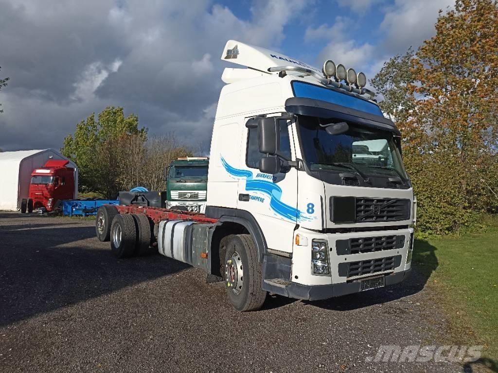 Volvo FM 440 キャブ付きシャーシ
