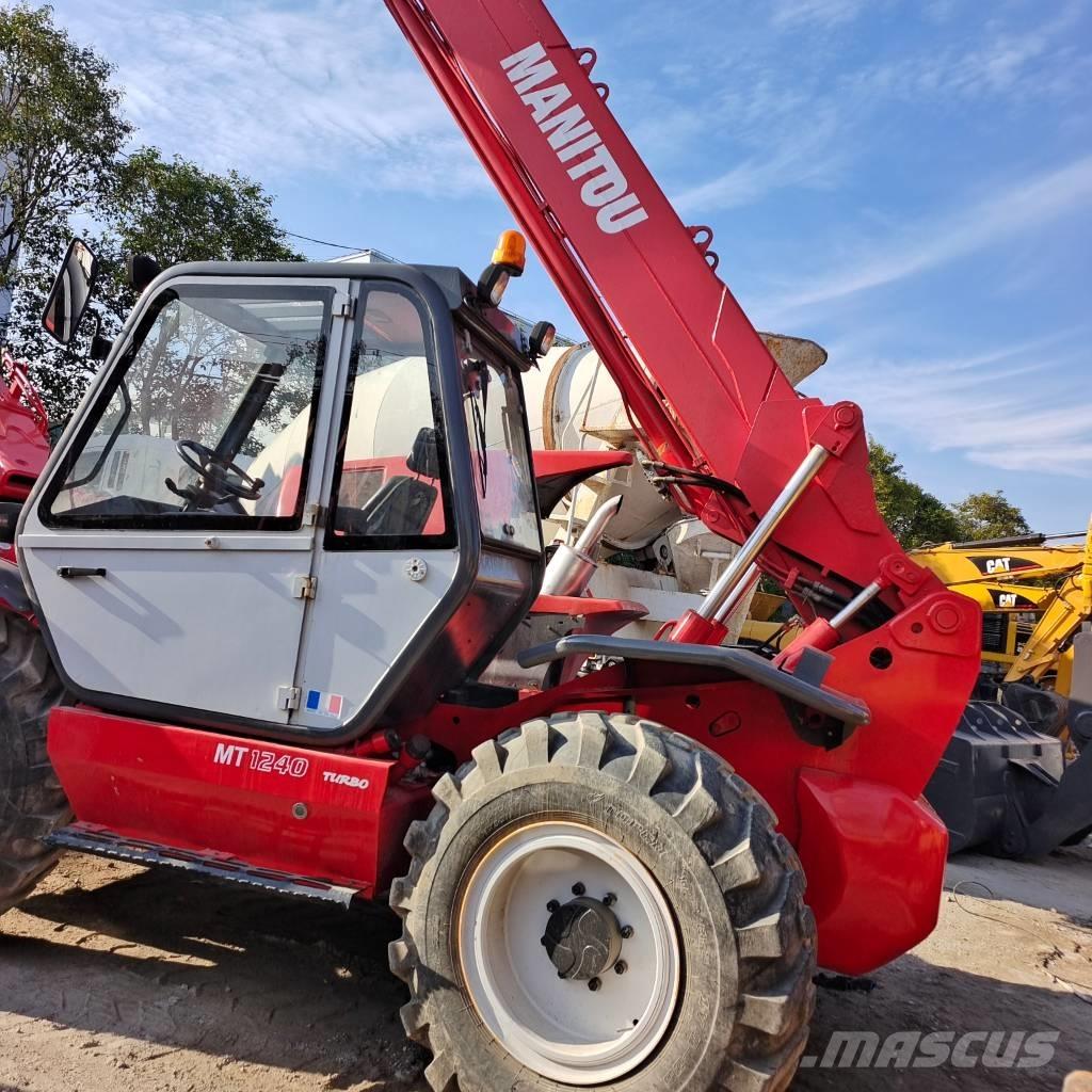Manitou MT 1240 テレスコーピックハンドラー