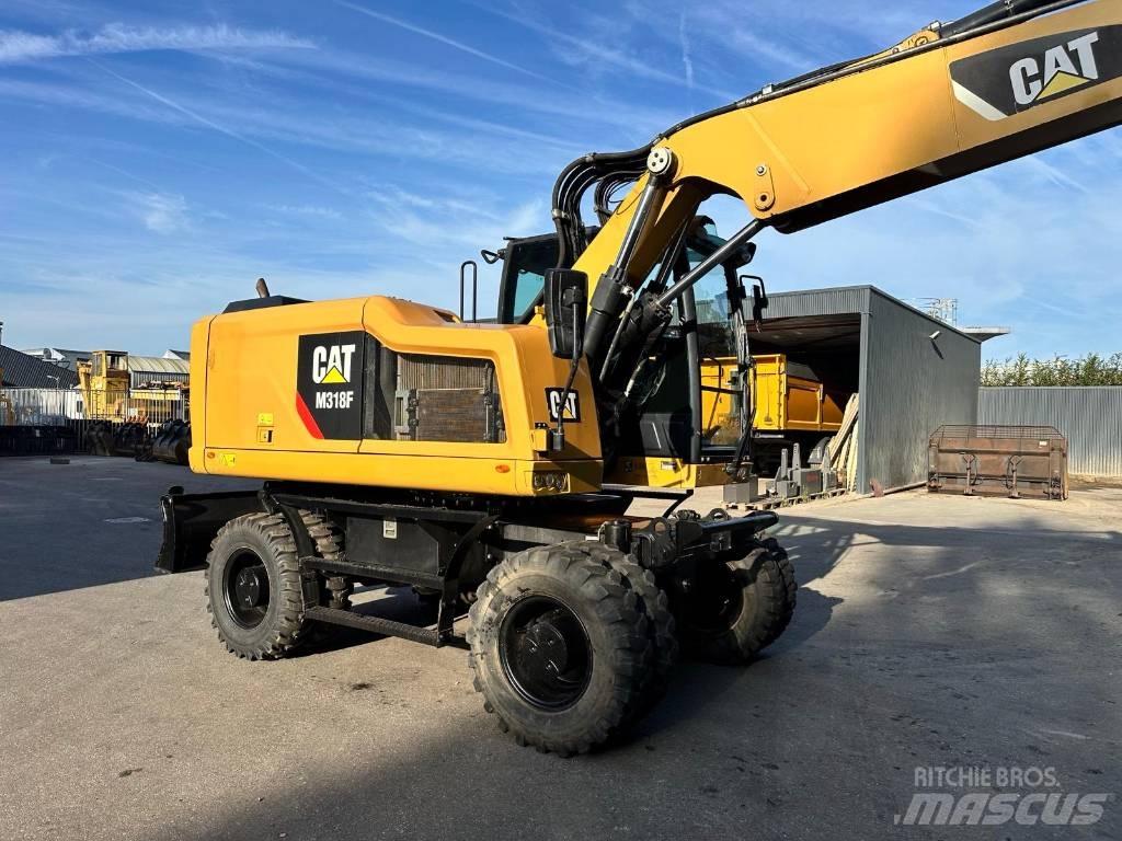 CAT M 318 F ホイール式油圧ショベル（パワーショベル・ユンボ・バックホー）