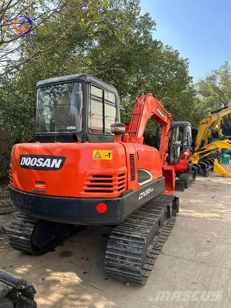Doosan 55 ミニ油圧ショベル 7t以下（ミニユンボ・ミニディガー）