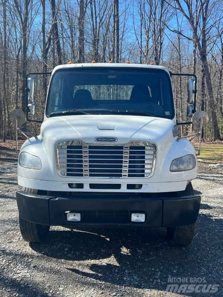 Freightliner M2106 中古トラクターヘッド | トレーラーヘッド