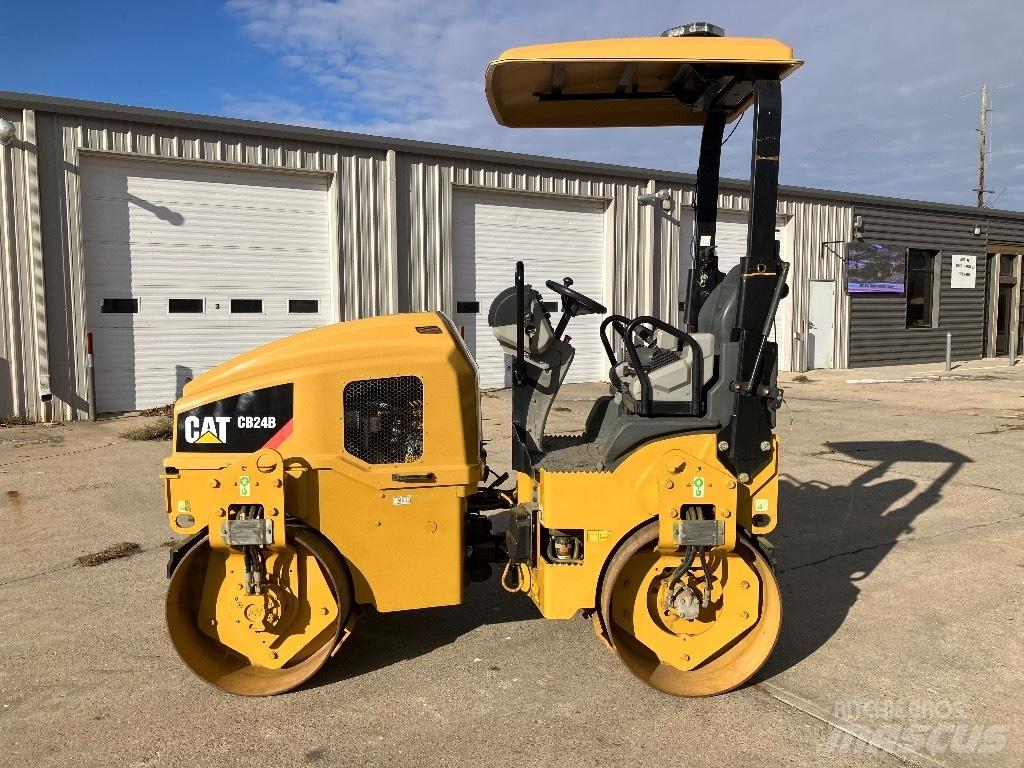 CAT CB 24 B タンデムローラ