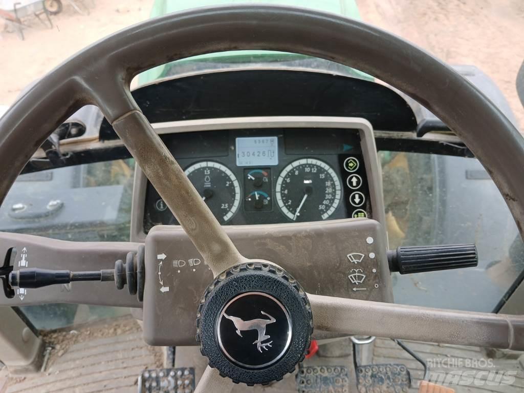 John Deere 6125M トラクター