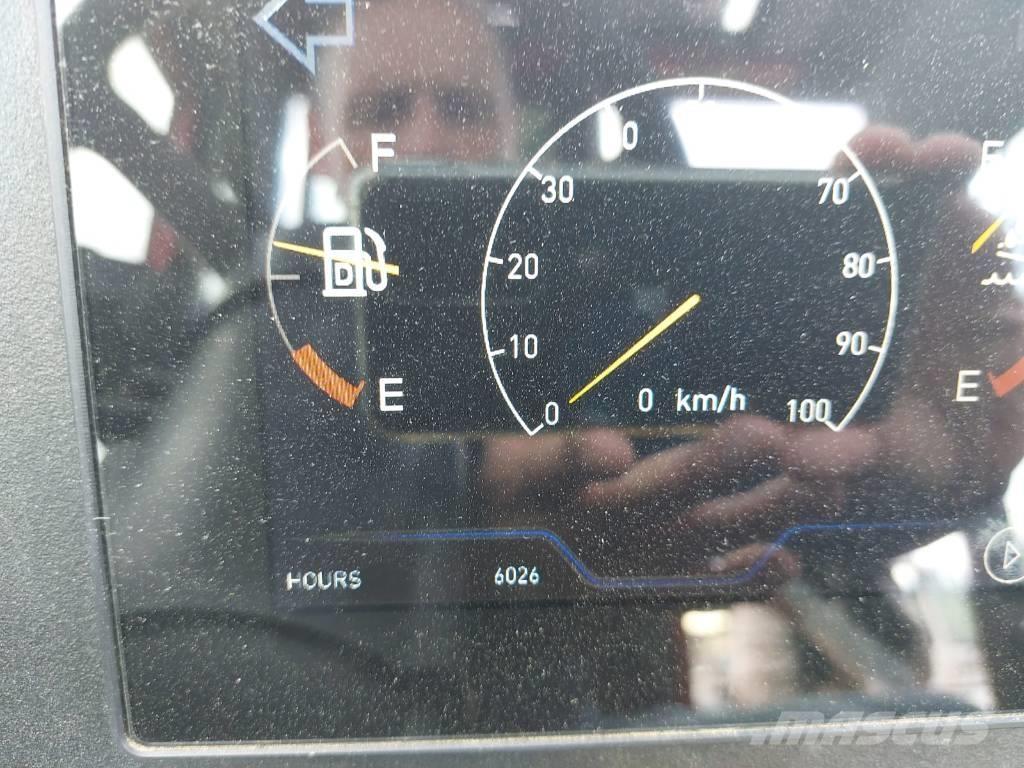 Kalmar T2i ターミナルトラクター