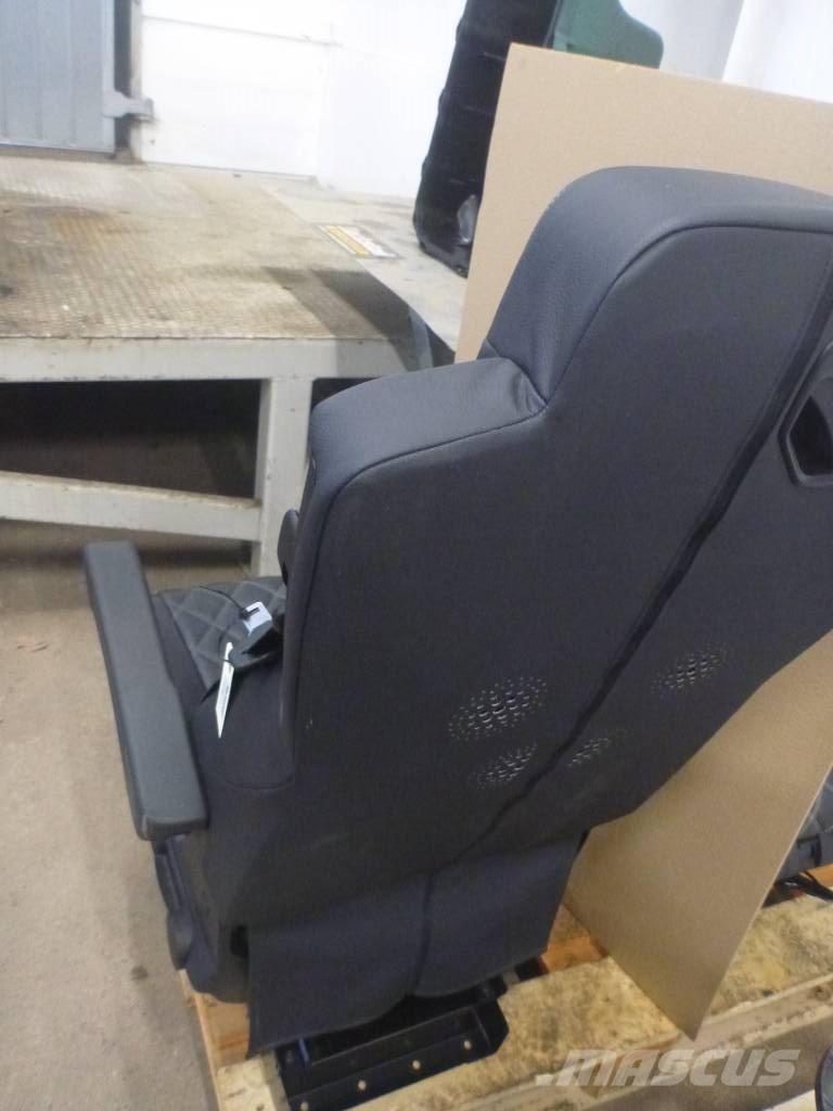 Mercedes-Benz Actros キャビン及び内装