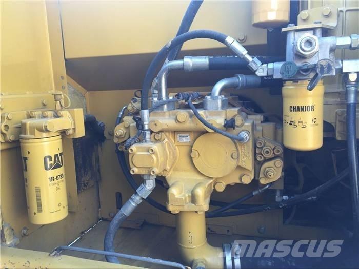 CAT 320 D 大型油圧ショベル12t以上（パワーショベル・ユンボ）