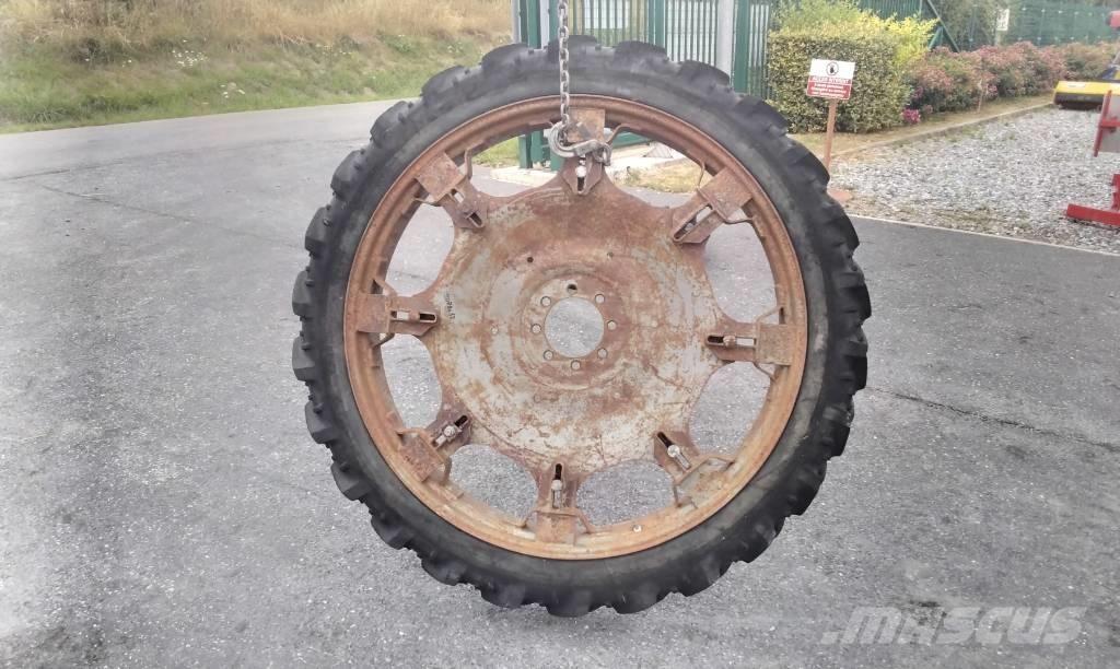 Kleber 8.3R44 タイヤ、ホイル、リム