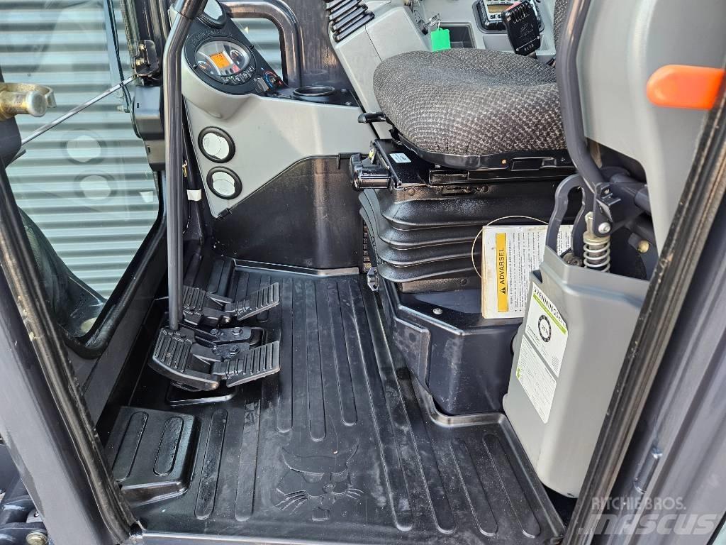 Bobcat e26 ミニ油圧ショベル 7t以下（ミニユンボ・ミニディガー）