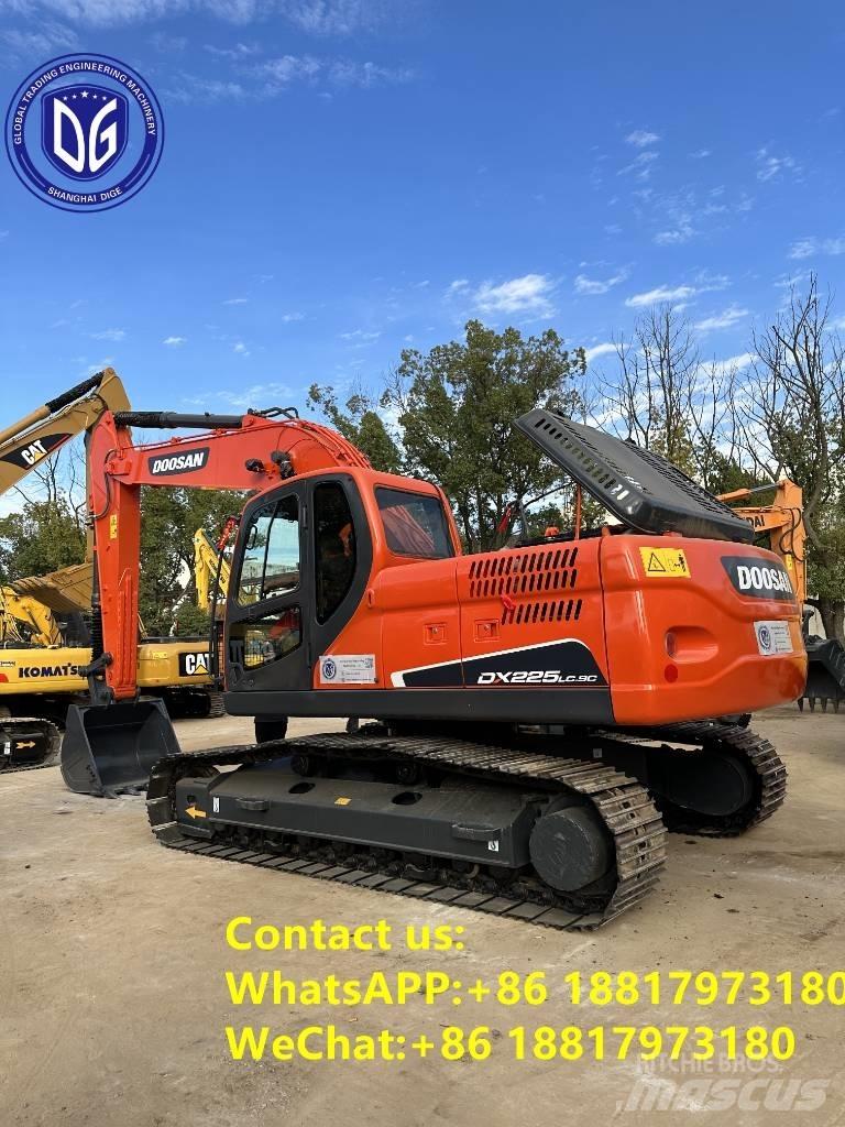 Doosan DX 225 LC 大型油圧ショベル12t以上（パワーショベル・ユンボ）