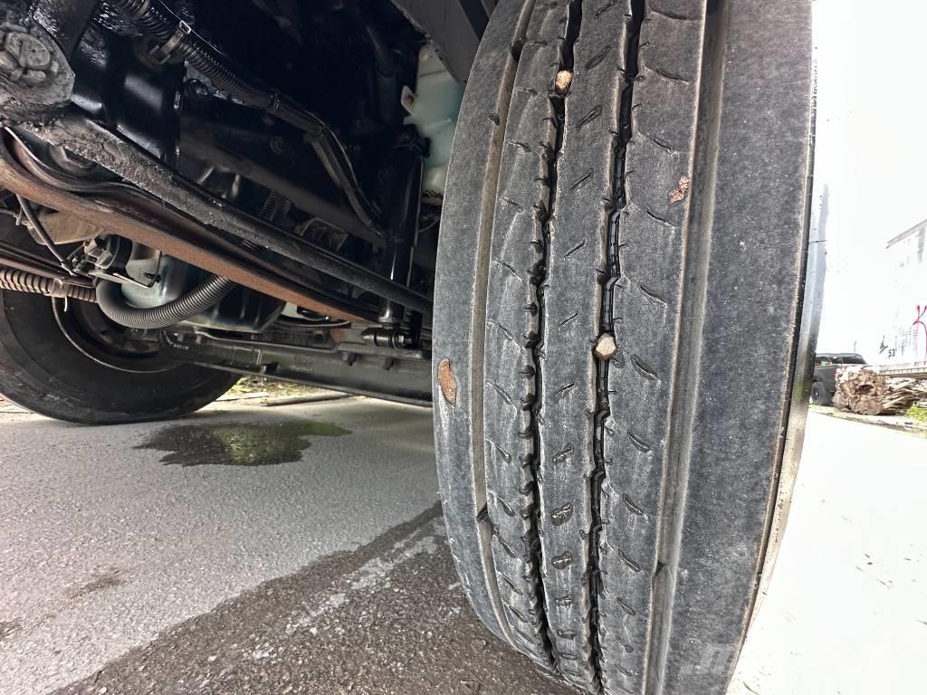 International 4300 タンカートラック