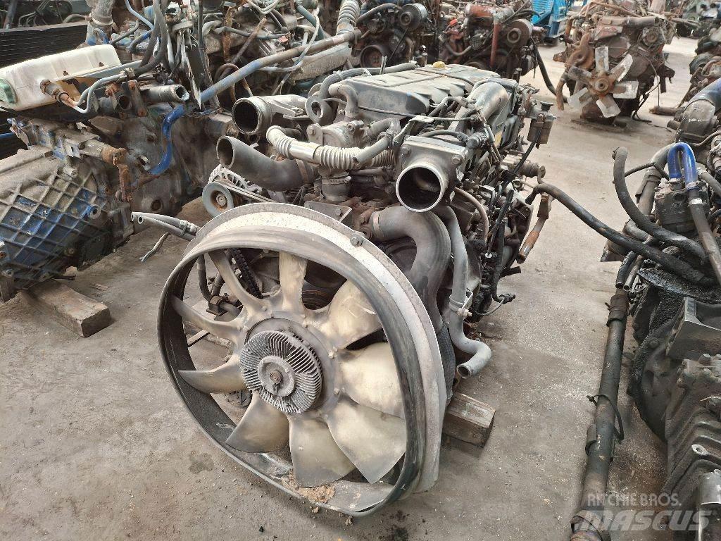 Renault 6 CILINDER エンジン