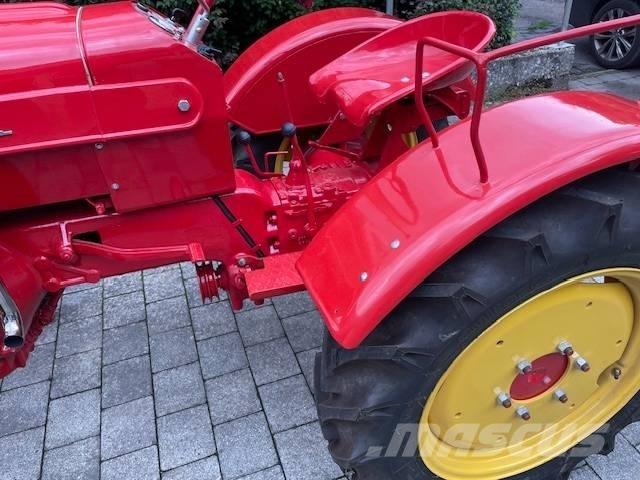Porsche Junior 108 トラクター