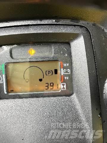 John Deere X590 乗用・自走モア/芝刈り機