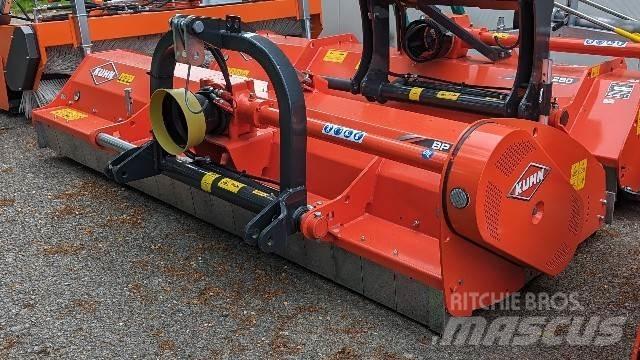 Kuhn BP 28 モアー