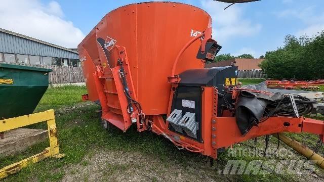 Kuhn Profile 1470 家畜飼料供給機