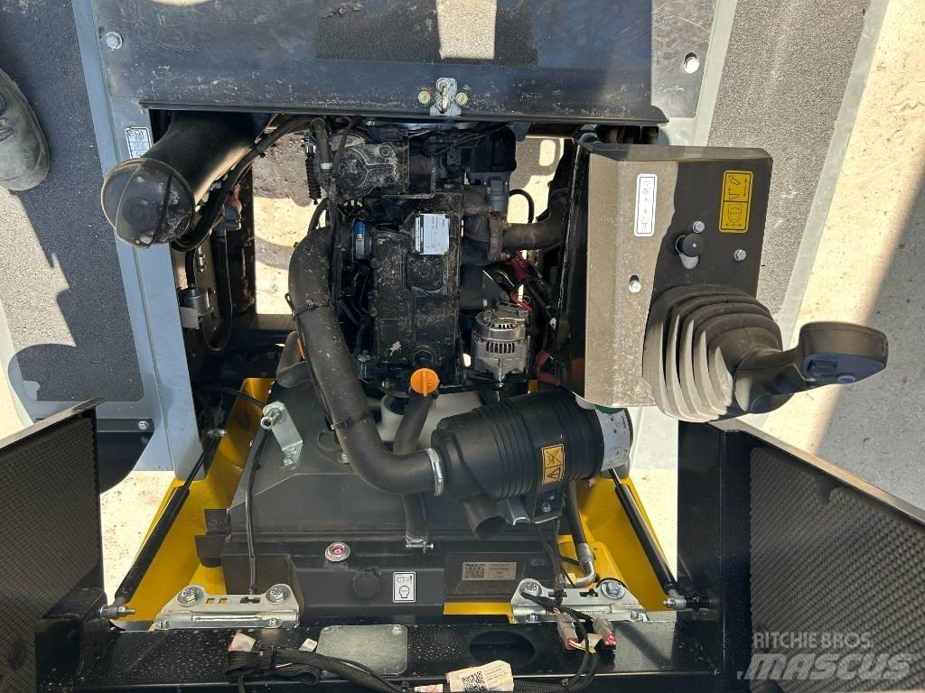 Wacker Neuson DW 20 サイト　ダンプ