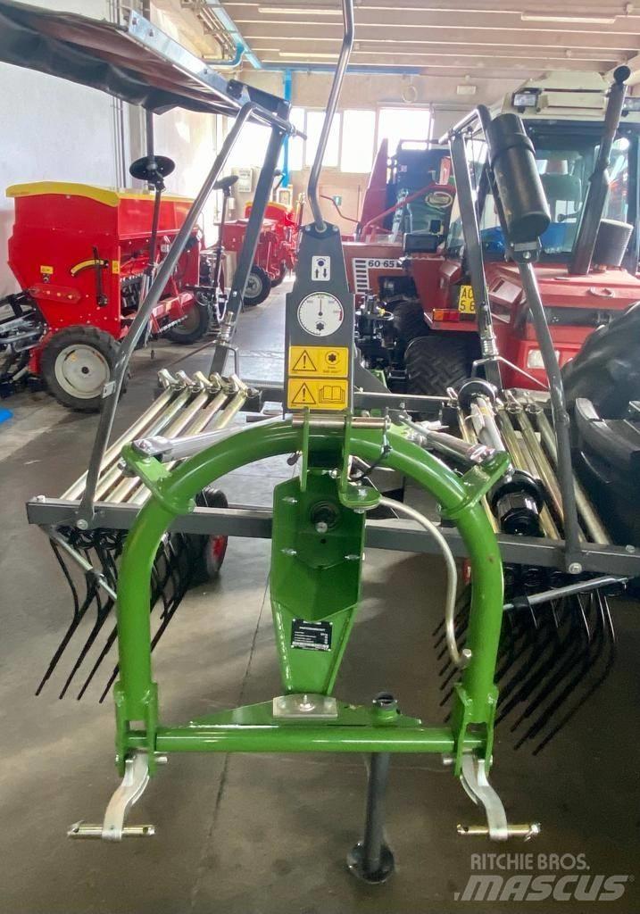 Fendt Former 400 DN テッダー・テッダーレーキ