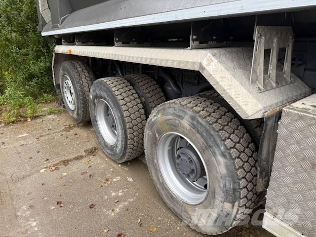 Volvo Penta FMX ダンプ