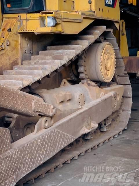 CAT D 9 T ブルドーザー