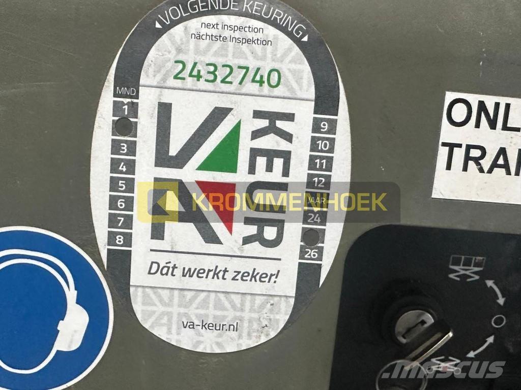 JLG M 3369 シザースリフト