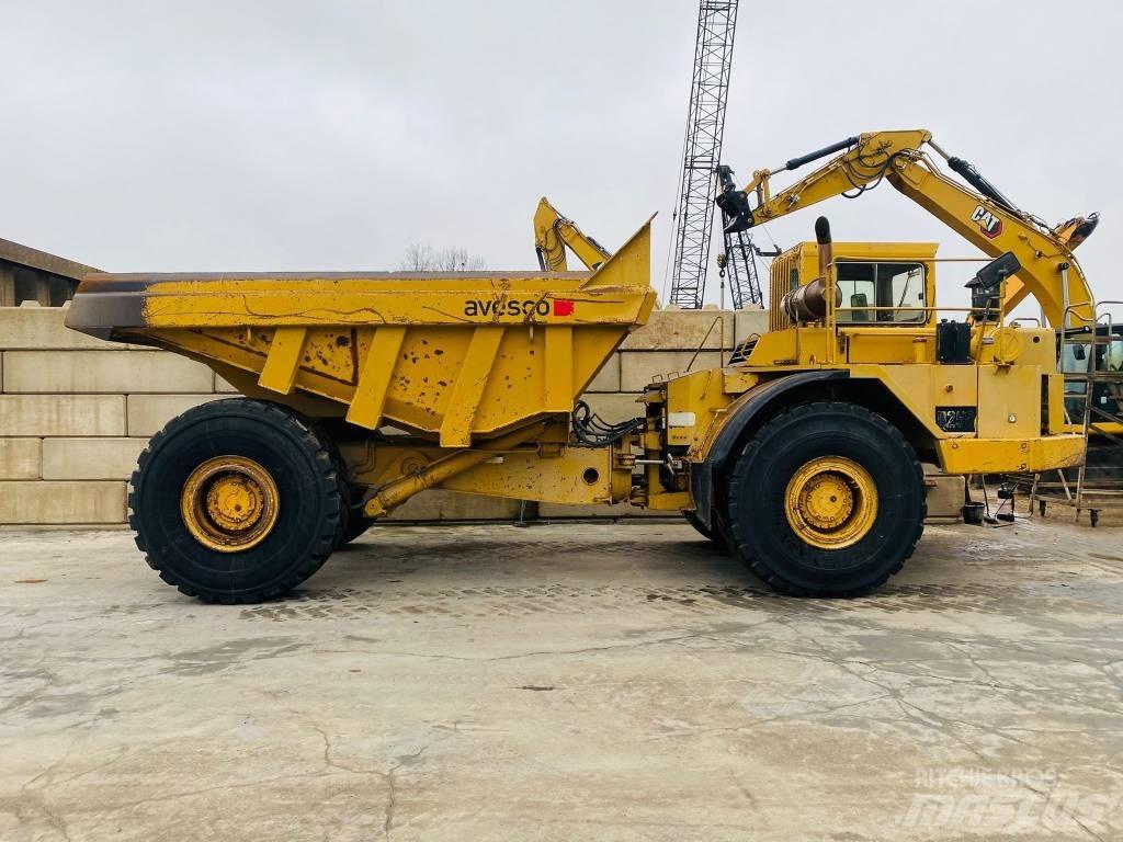 CAT D 25 C アーティキュレート式ダンプトラック