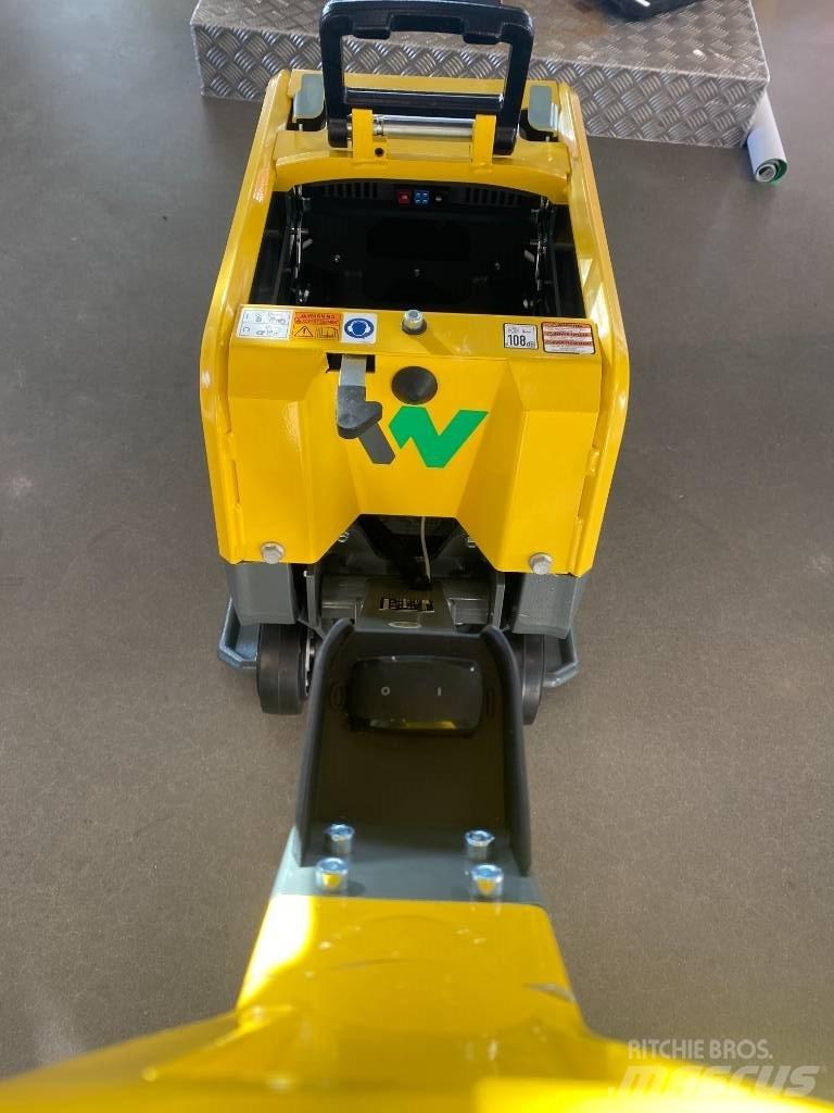 Wacker Neuson 3050 プレートコンパクター