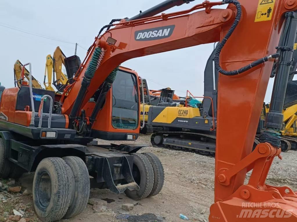 Doosan 150 W-7 ホイール式油圧ショベル（パワーショベル・ユンボ・バックホー）