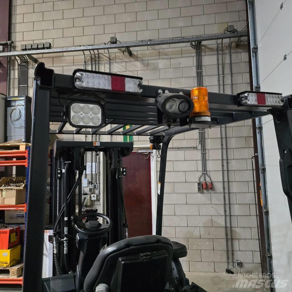 Doosan B 35 X-7 バッテリーフォークリフト