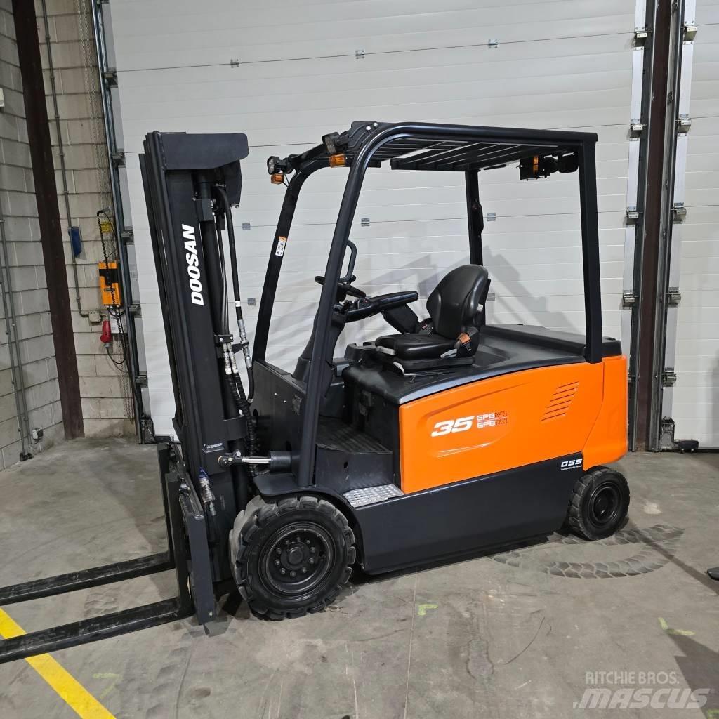 Doosan B 35 X-7 バッテリーフォークリフト
