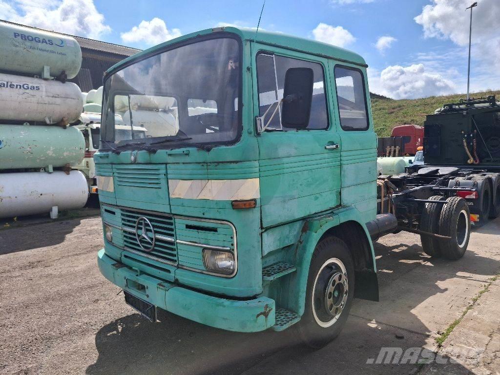 Mercedes-Benz 911 中古トラクターヘッド | トレーラーヘッド