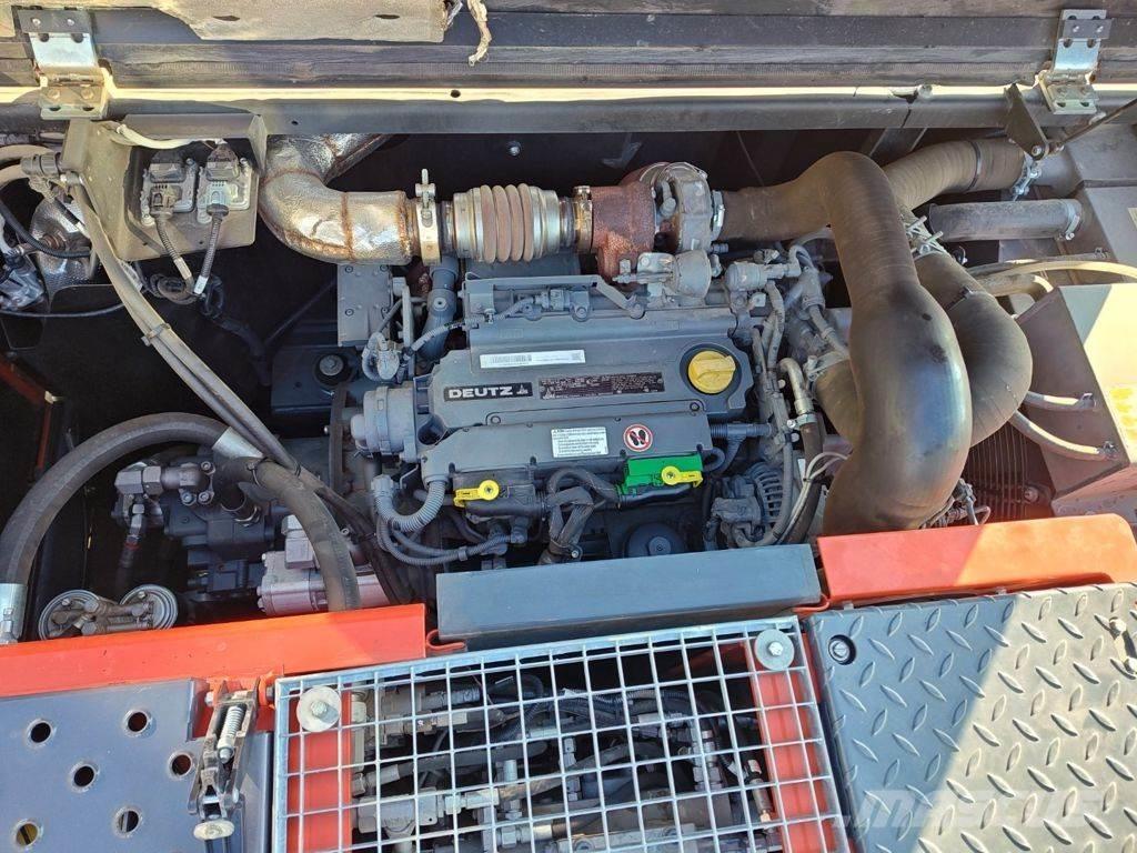 Atlas 150W ホイール式油圧ショベル（パワーショベル・ユンボ・バックホー）