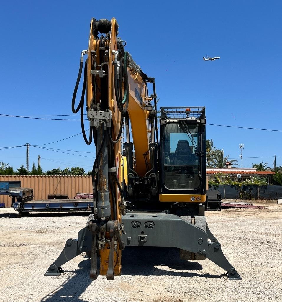 Liebherr A 916 ホイール式油圧ショベル（パワーショベル・ユンボ・バックホー）