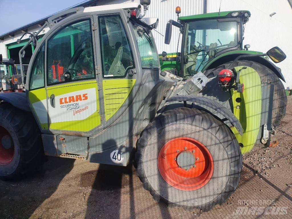 CLAAS Scorpion 7040 テレスコーピックハンドラー