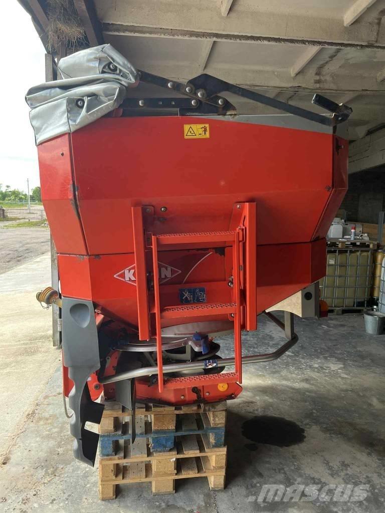 Kuhn 40.1W ミネラル散布機