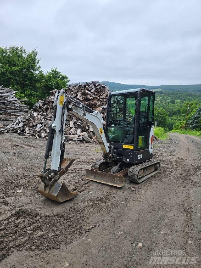 Bobcat E 20 ミニ油圧ショベル 7t以下（ミニユンボ・ミニディガー）