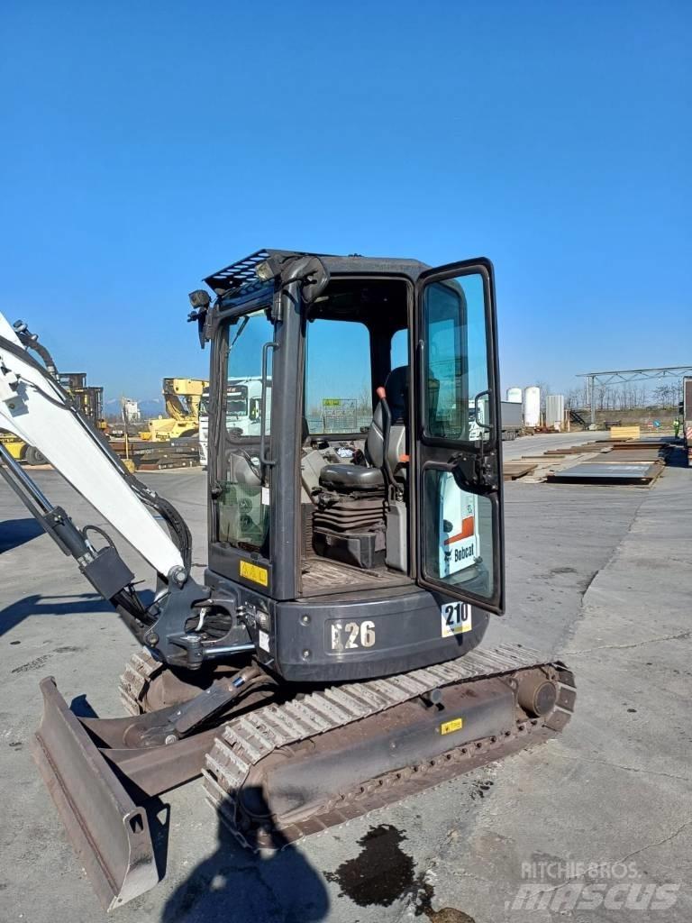 Bobcat E26 ミニ油圧ショベル 7t以下（ミニユンボ・ミニディガー）
