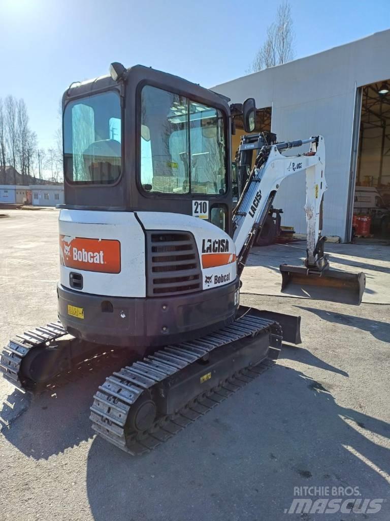 Bobcat E26 ミニ油圧ショベル 7t以下（ミニユンボ・ミニディガー）