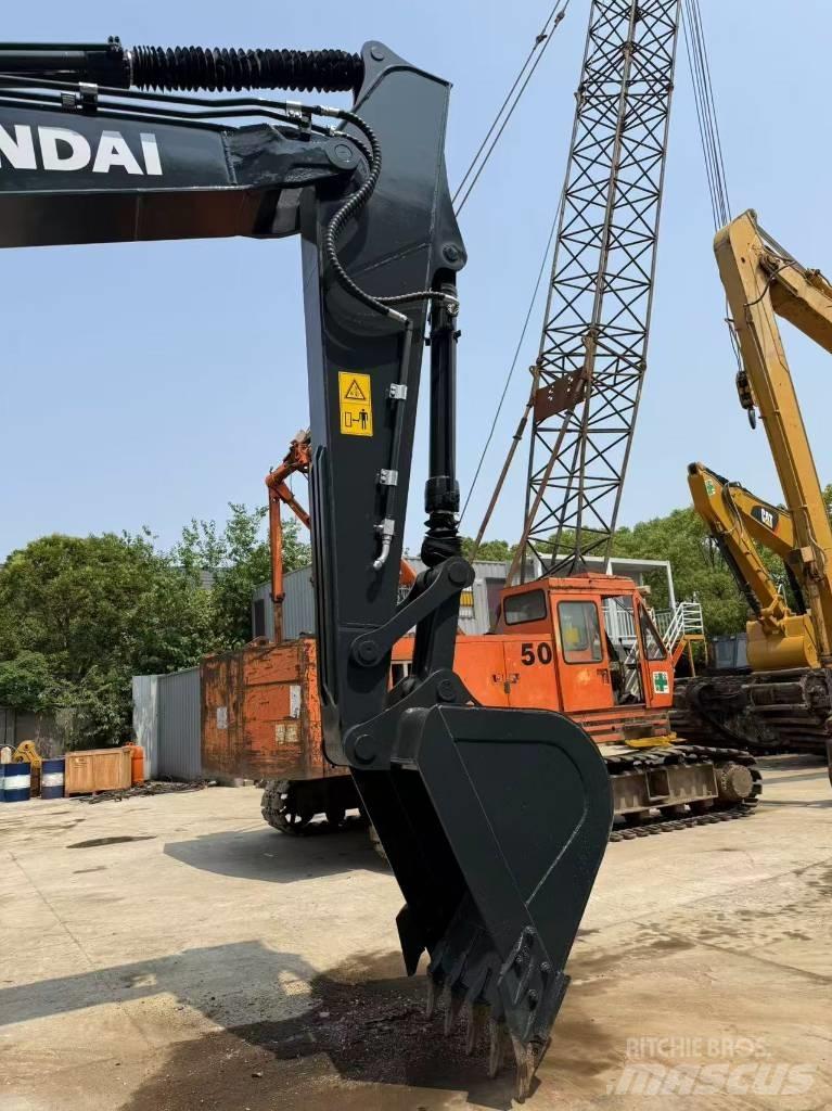 Hyundai R220LC-9S 中型油圧ショベル 7ｔ-12ｔ（ユンボ・パワーショベル・バックホー）