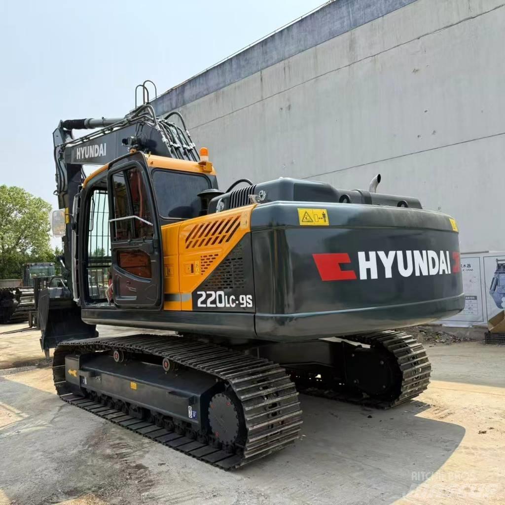 Hyundai R220LC-9S 中型油圧ショベル 7ｔ-12ｔ（ユンボ・パワーショベル・バックホー）