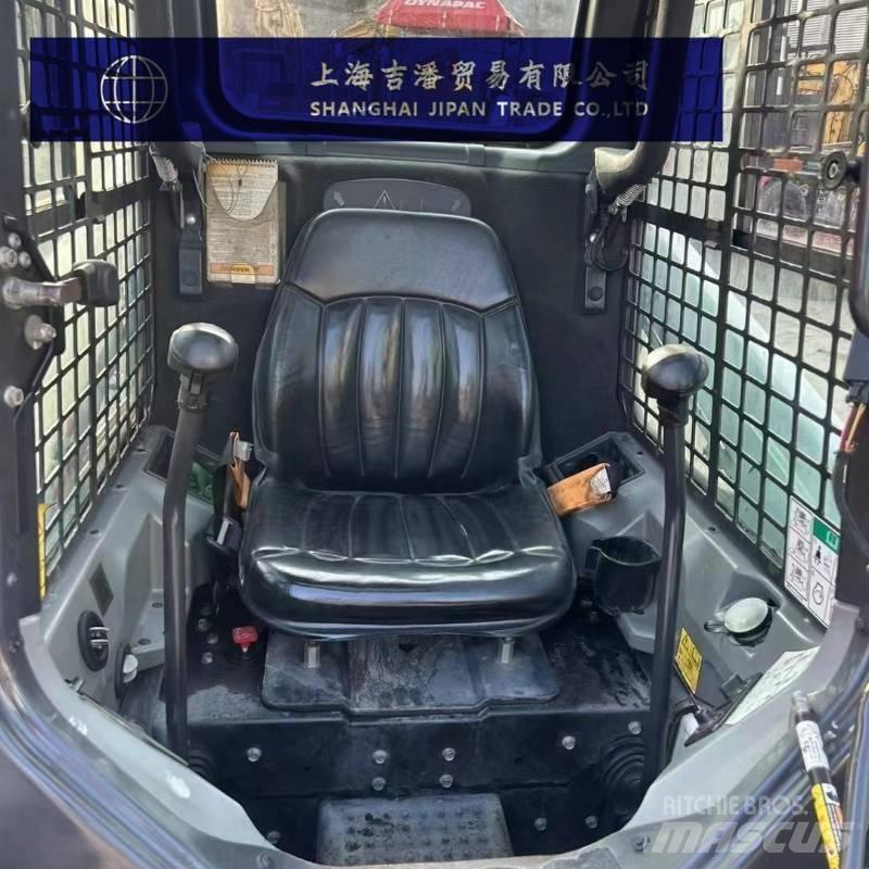 Bobcat s450 スキッドステアローダー