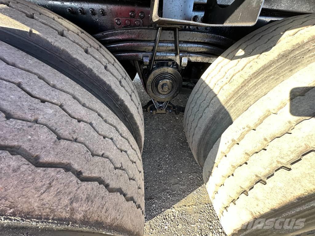 Mack LR 613 塵芥車、パッカー車