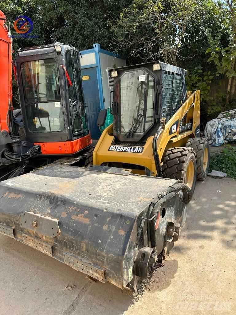 CAT 226 B スキッドステアローダー